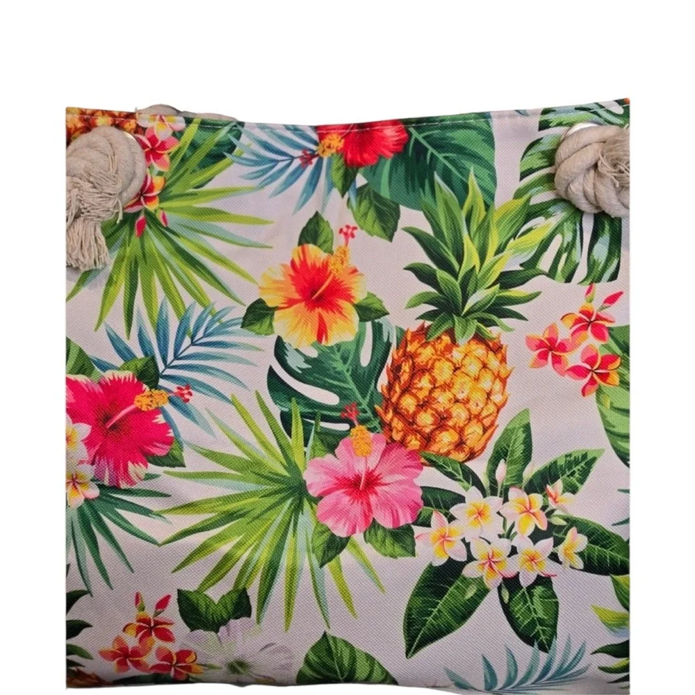 Tesalate Tropical Floral Tote Bag with Bold Botanical Print. New in Box